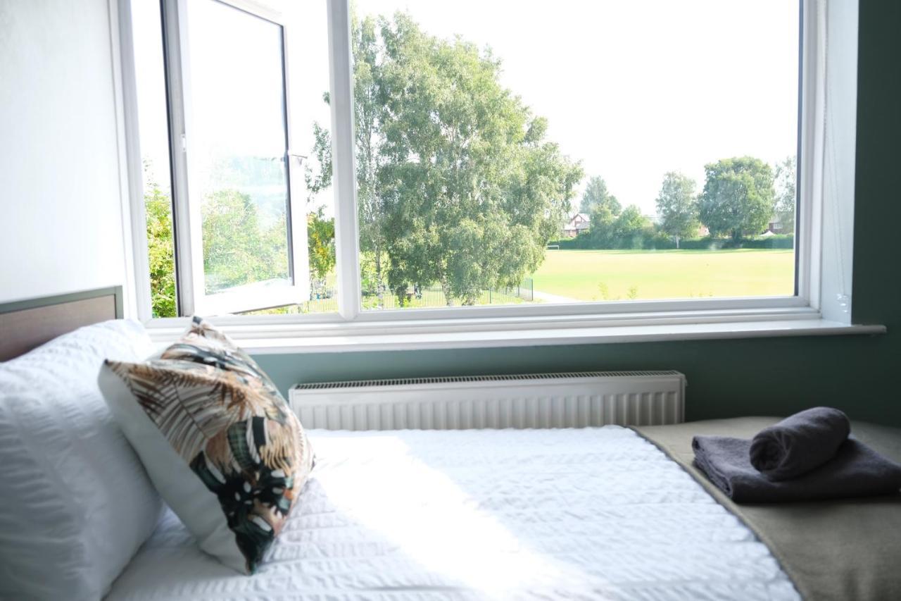 Bee Stays - Northway House Warrington Kültér fotó